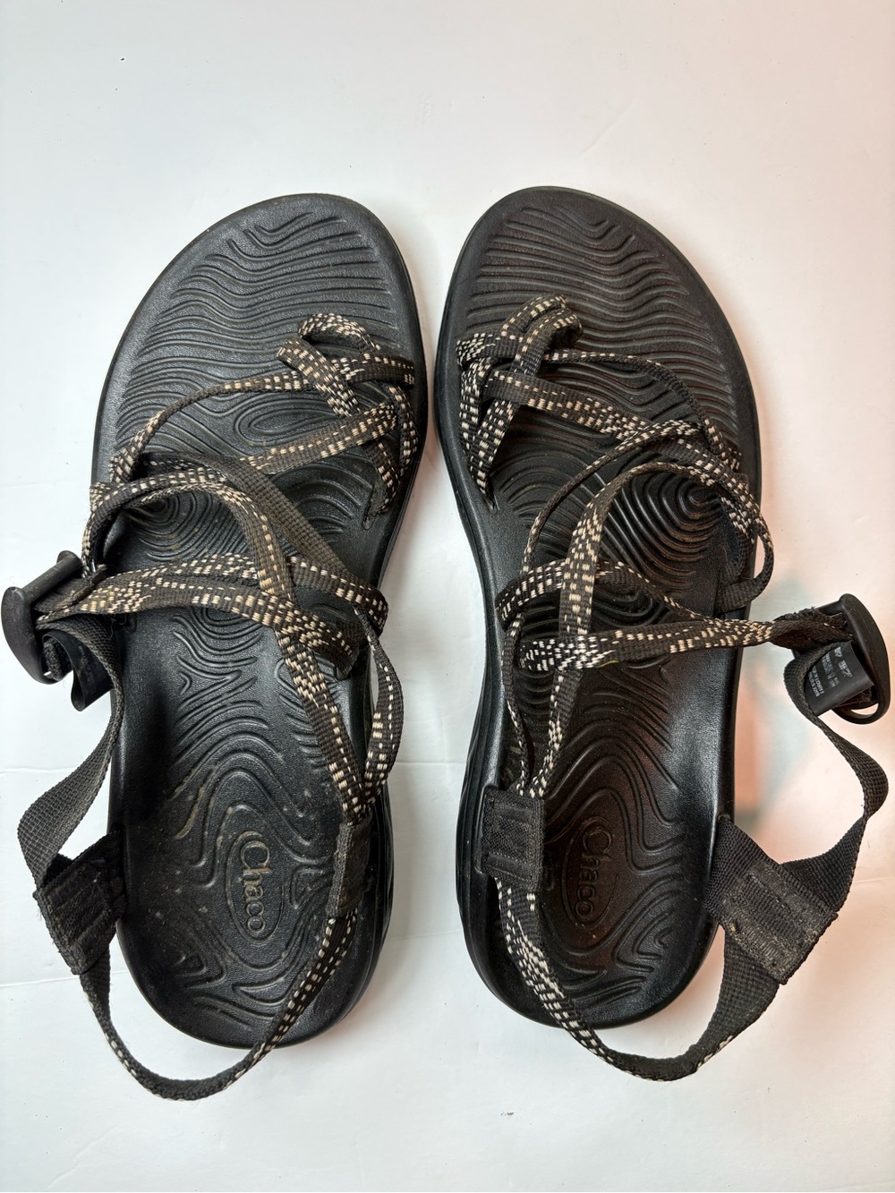 Chaco Z/Cloud X2 Women's Size 10 Dual Adjustable Strap Sandals - Black and White